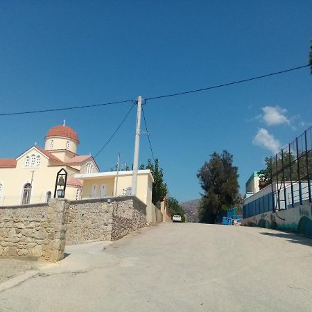 Vine Veranda Palaiochora Exteriér fotografie